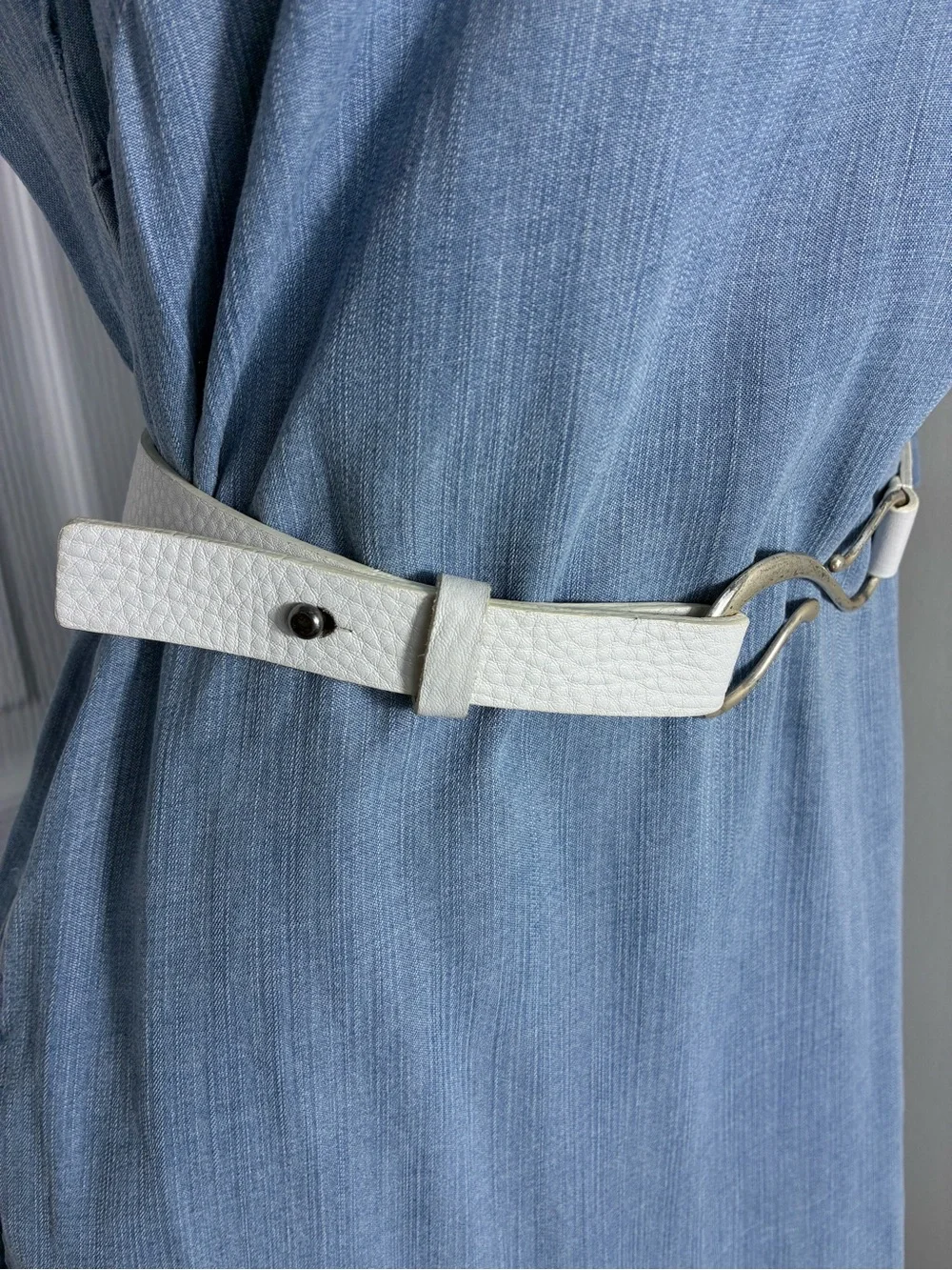 Coldwater Creek Womens belt Sz L/XL white genuine leather silver hook buckle